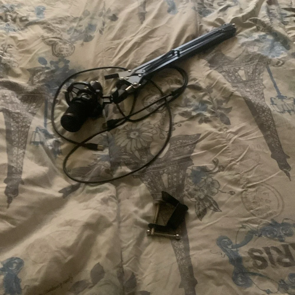 Microphone untouched usb port
